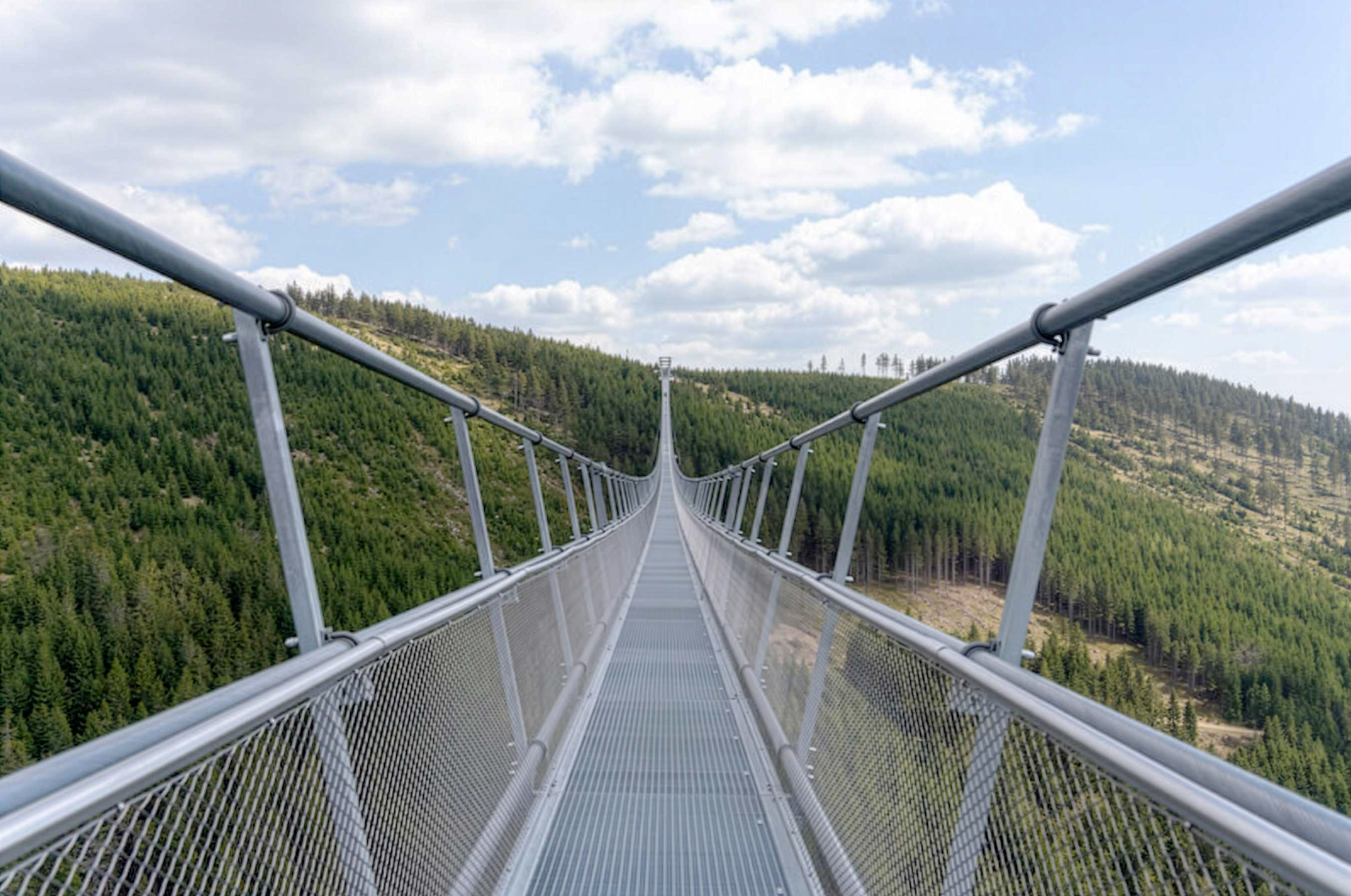 Sky Bridge 721 - Doni Morava