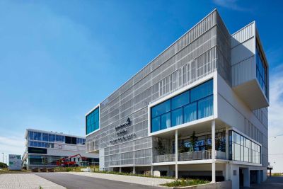 Élégante reconversion d’un entrepôt sans éclat